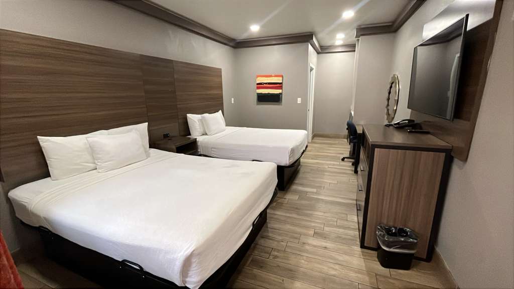 Double or Queen bed room at Buzen Suites 2030