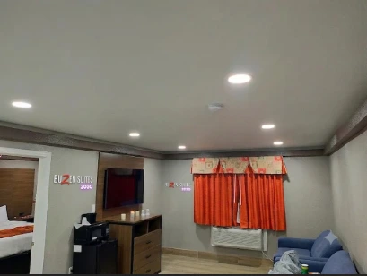 Buzen Suites 2030 hotel room in Dallas Texas