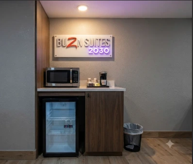 Buzen Suites 2030 Jacuzzi and room amenities in Dallas